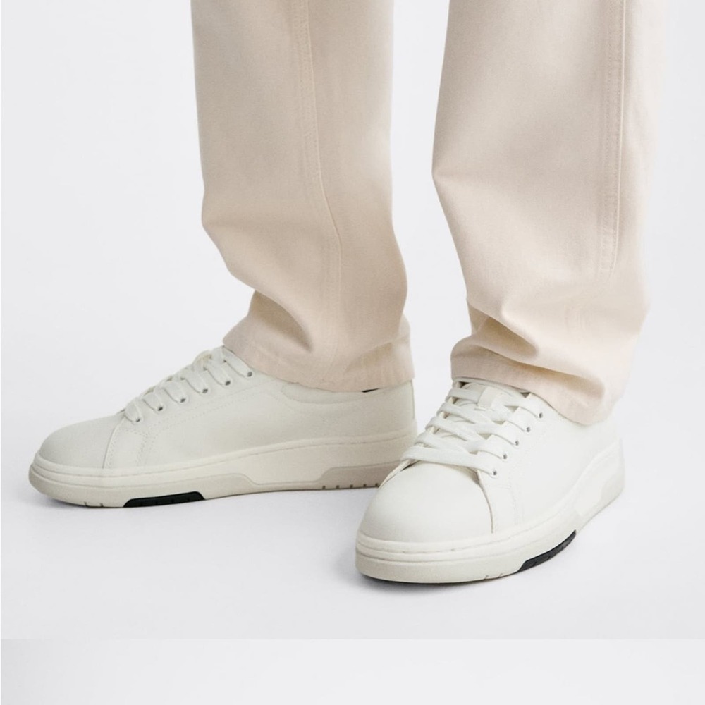 ZARA MENS CHUNKY SOLE SNEAKERS
Size 11 or 44. Brand new with tags. - Picture 1 of 8